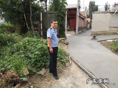 农村水泥路有人说自买自浇自修不同意别人走卡车，请问怎么维权？
