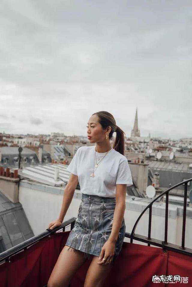 小白T恤已经烂大街,白T怎么搭才能穿出新鲜感?