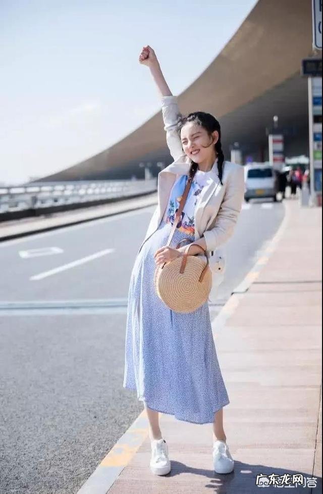 小白T恤已经烂大街,白T怎么搭才能穿出新鲜感?