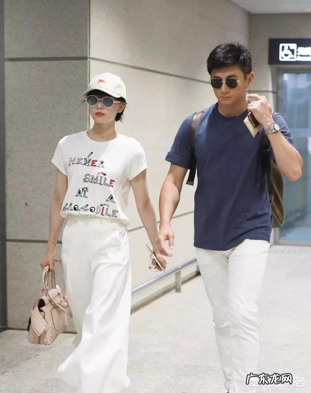 小白T恤已经烂大街,白T怎么搭才能穿出新鲜感?