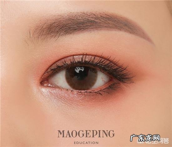 酒红色眼影如何画?