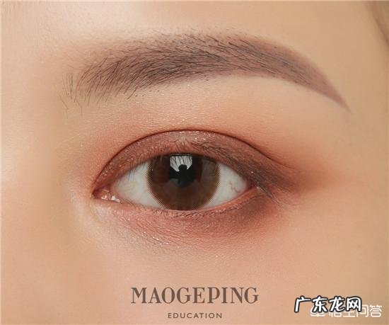 酒红色眼影如何画?
