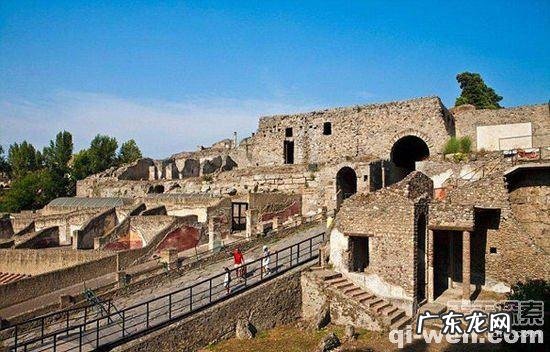 庞贝古城的人是怎么被冻上的?