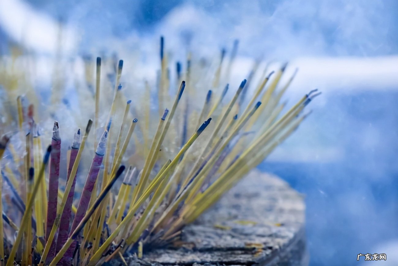 传统习俗 | 元宵节的 11 种习俗 蓦然回首,灯火阑珊处 元宵节的节日风俗