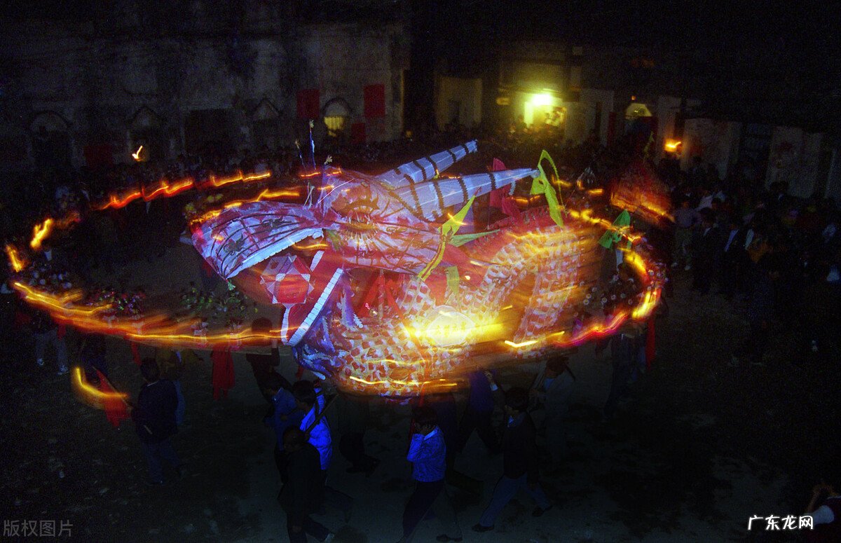 传统习俗 | 元宵节的 11 种习俗 蓦然回首,灯火阑珊处 元宵节的节日风俗