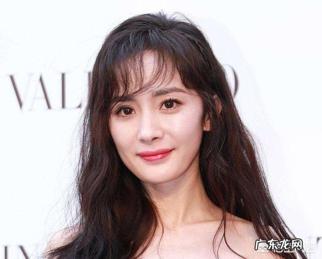 有人说李嘉欣不适合刘海,大波浪才是女神的风范,那么有哪些脸型和气质不适合刘海呢?