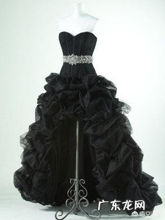 不同颜色的婚纱代表的都是啥意思？