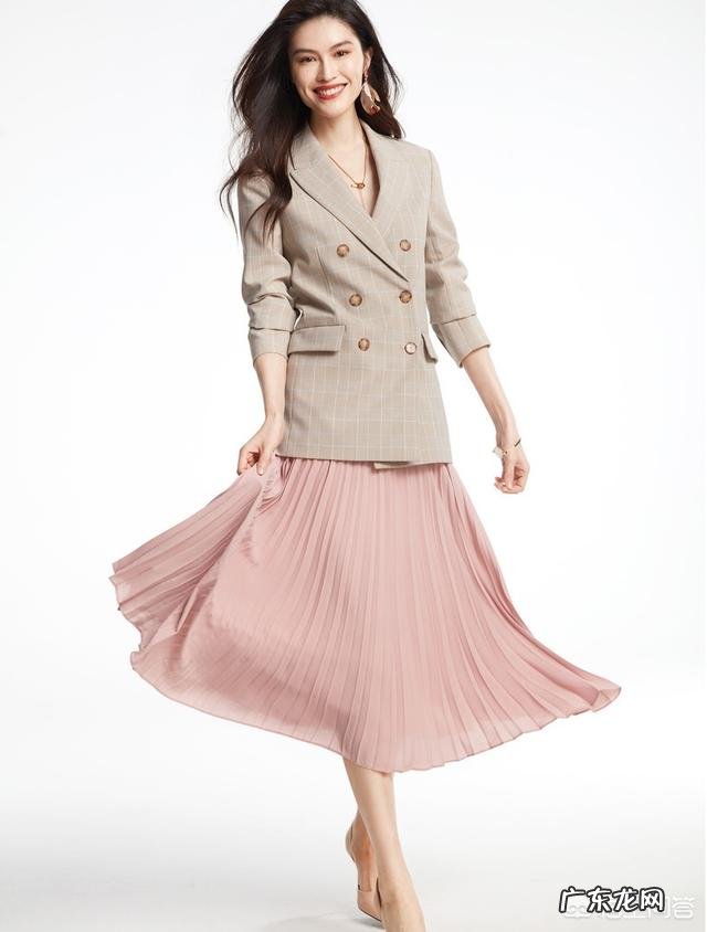 对于女生来说,春天衣柜里必备的单品衣服有哪一些?