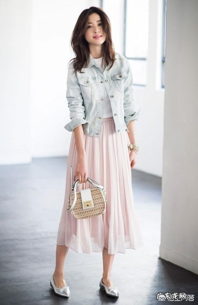 对于女生来说,春天衣柜里必备的单品衣服有哪一些?