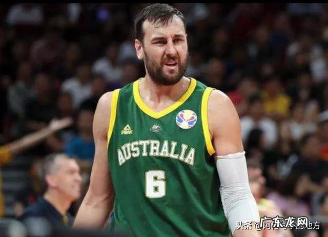 保罗05年第四顺位进入NBA,当年排在他前面的是谁?生涯薪金比保罗多吗?