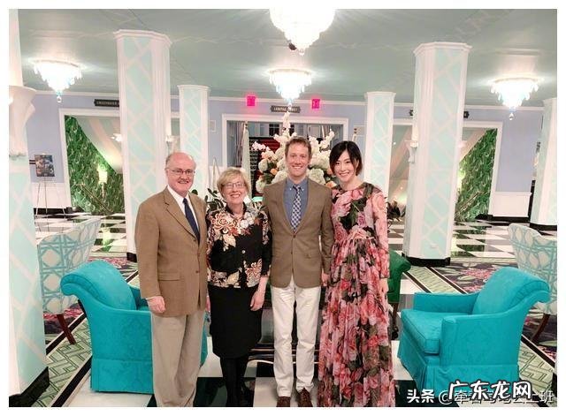 马蕴雯微博晒孕妇照公布怀孕喜讯,有的网友表示很美,有的说难以接受尺度。如何评价?