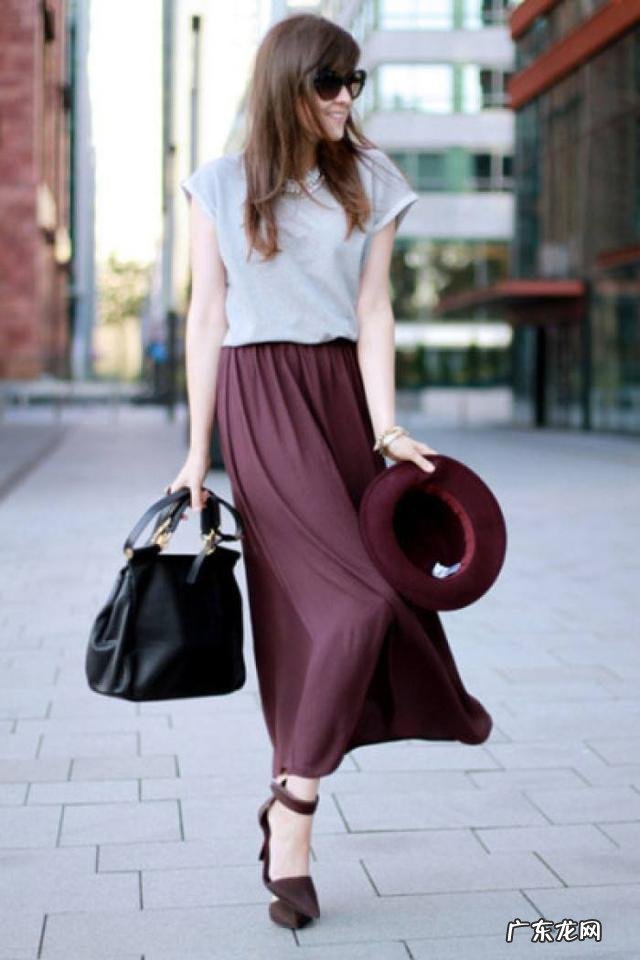 裸色长裙怎么穿才不臃肿?