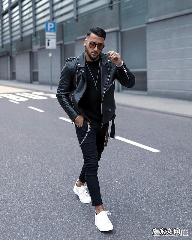 男士皮夹克怎么搭配更显帅气?