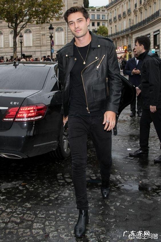 男士皮夹克怎么搭配更显帅气?