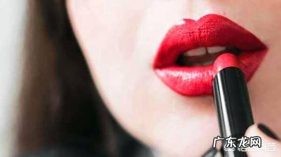 新手党化妆必备哪些化妆品？有什么推荐的吗？