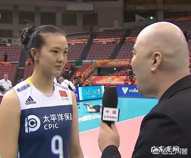 女排世锦,张常宁扣球得分之后与队友庆赛祝,露出呆萌的表情,你怎么看?