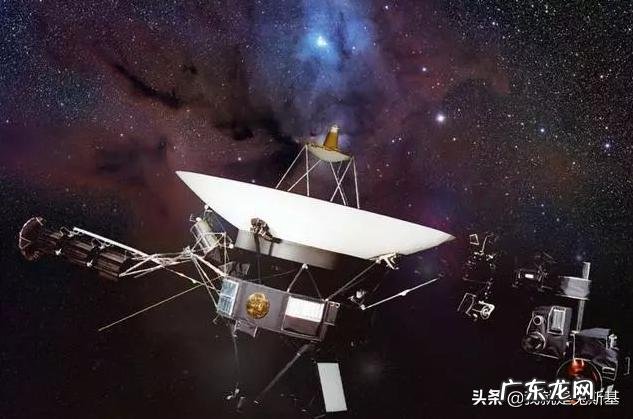 太阳系的直径是多少光年,目前飞最远的旅行者一号还需要多久飞出?