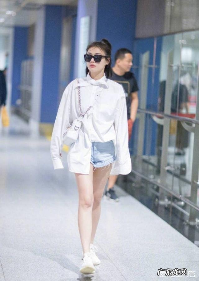 夏天应该如何选择短裤,如何搭配才能更显腿长?