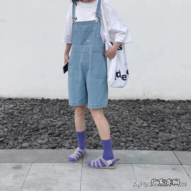 夏天应该如何选择短裤,如何搭配才能更显腿长?