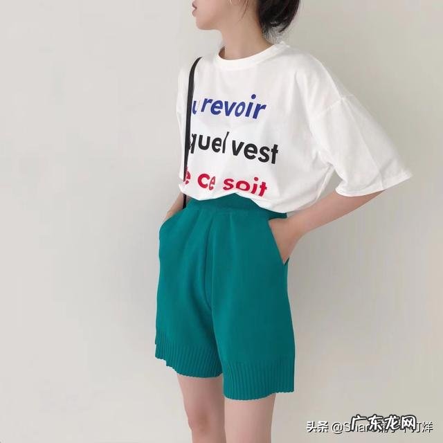 夏天应该如何选择短裤,如何搭配才能更显腿长?