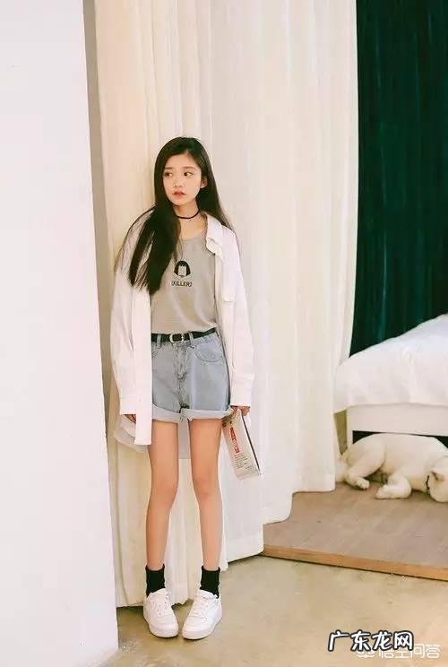 夏天应该如何选择短裤,如何搭配才能更显腿长?