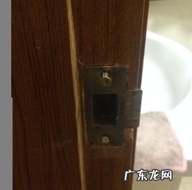 如何用开瓶器开红酒木塞 没有开瓶器 怎么开红酒