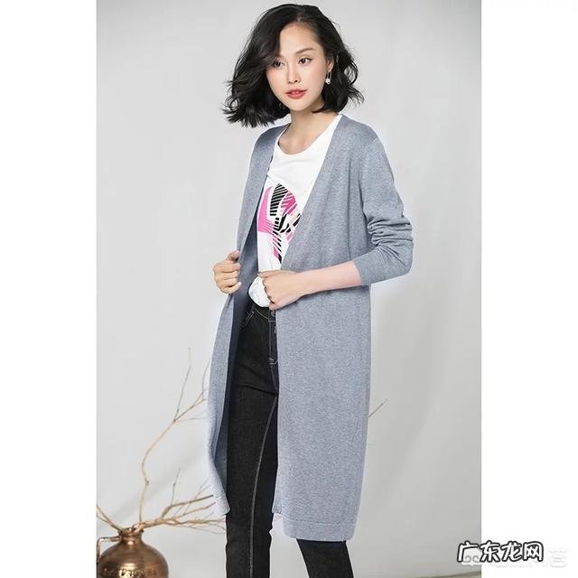 开衫毛衣可以跟阔腿裤搭配吗?穿开衫毛衣应该怎样搭配裤子?