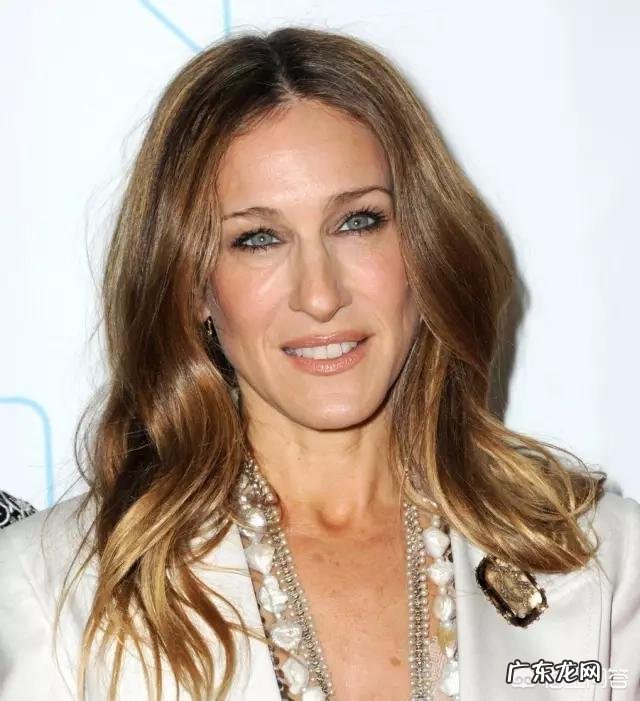 如何根据脸型选择合适发型?