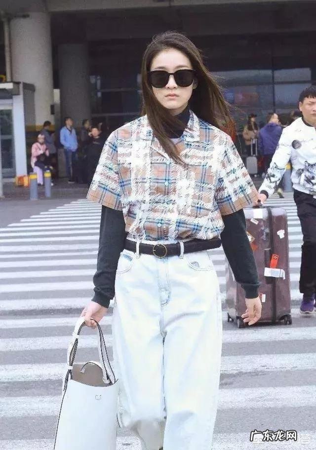 秋天衣服怎么叠穿搭配更时髦?