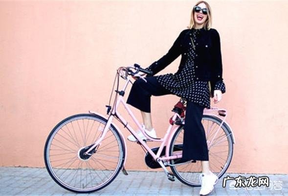 秋天衣服怎么叠穿搭配更时髦?