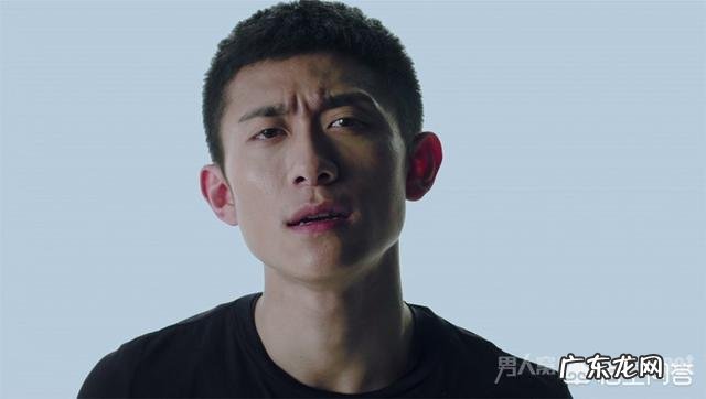 张一山的父亲是什么人，跟韩红是兄妹吗，怎么回事呢？