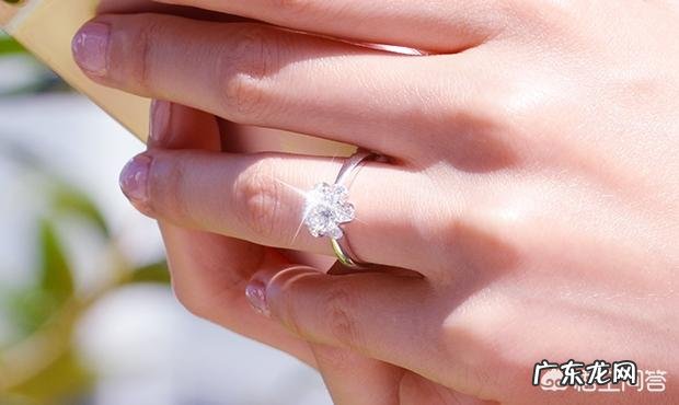 五个手指戴戒指的含义分别是什么?