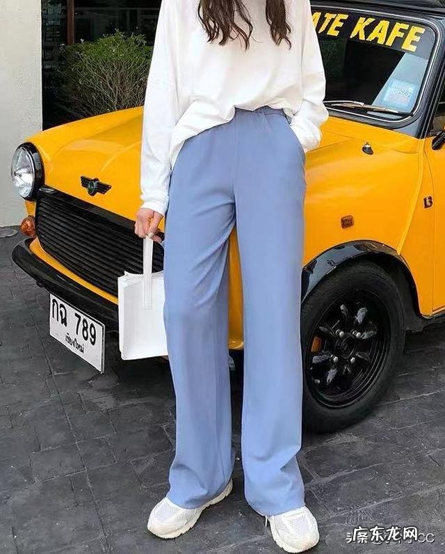 天蓝色裤子怎样搭配上衣?