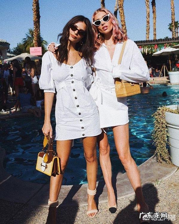 女孩子穿的白色连衣裙，要怎么搭配才能不那么素？