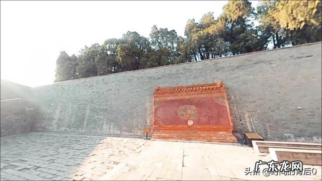 考古专家曾挖掘雍正陵墓，为何专家才挖两米就紧急叫停了？