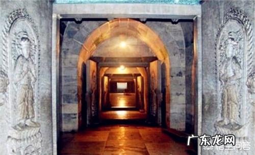 考古专家曾挖掘雍正陵墓,为何专家才挖两米就紧急叫停了?
