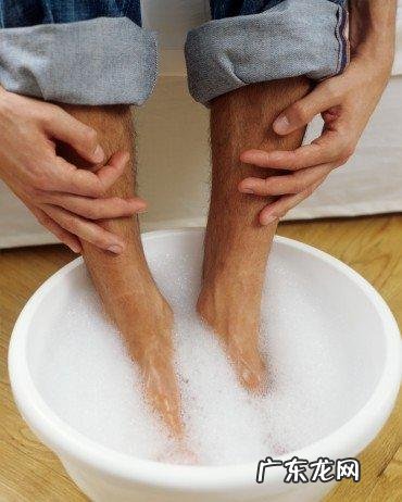 盐水泡脚好不好？