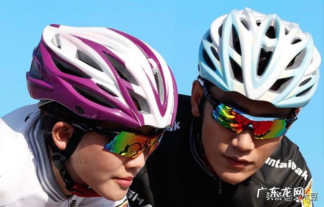 如何在网上选择合适的太阳镜?