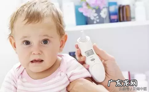 小孩刚有点发热怎么做 孩子发烧怎么办最有效的方法