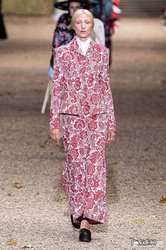 女孩子怎样才能穿出复古风?