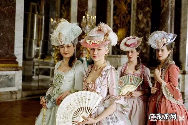 女孩子怎样才能穿出复古风?