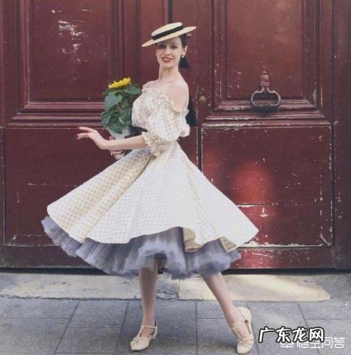 女孩子怎样才能穿出复古风?