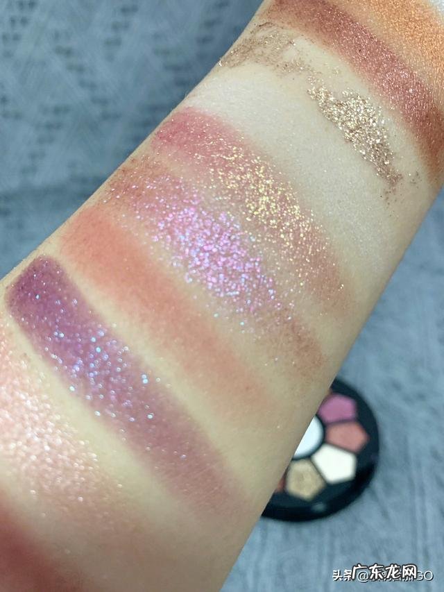 眼睛太大怎么画眼妆?