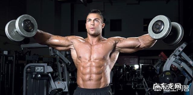 三角肌显得很小,想强化三角肌该怎么练?