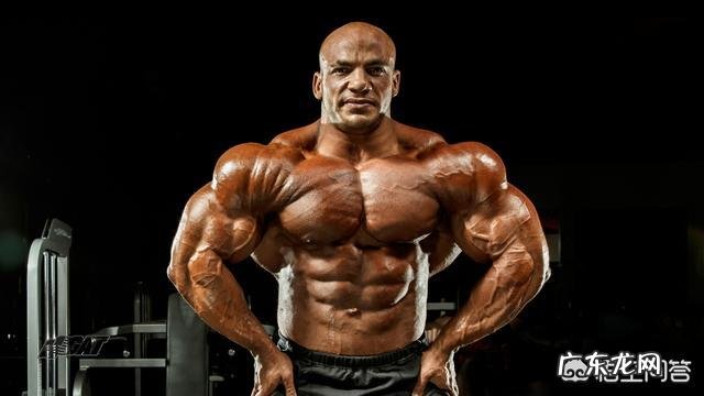 三角肌显得很小,想强化三角肌该怎么练?