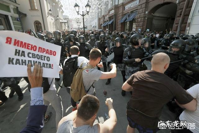莫斯科街头的抗议活动是否会导致俄罗斯总统普京下台?