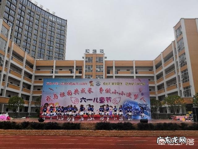 有妈妈问:“孩子今年六年级,这是他最后一个儿童节,送孩子什么礼物最合适呢?”?