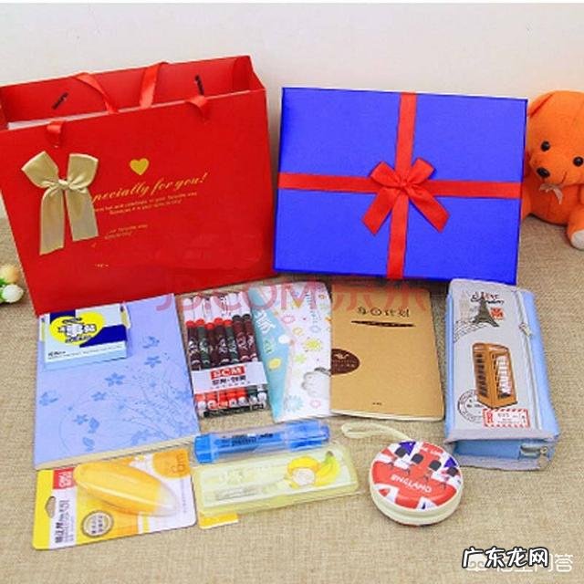 有妈妈问:“孩子今年六年级,这是他最后一个儿童节,送孩子什么礼物最合适呢?”?