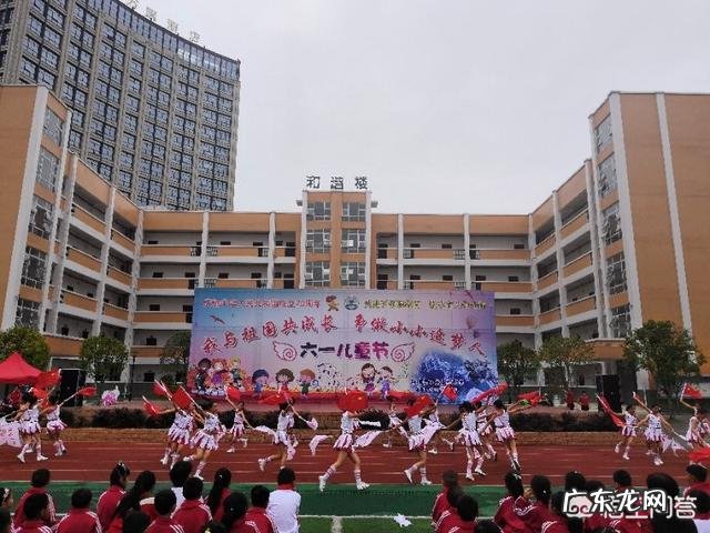 有妈妈问:“孩子今年六年级,这是他最后一个儿童节,送孩子什么礼物最合适呢?”?