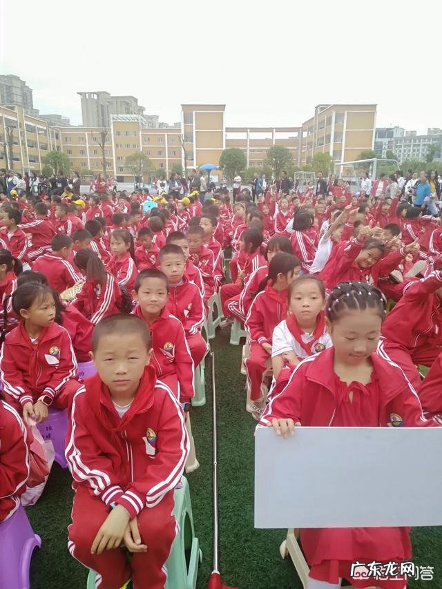 有妈妈问:“孩子今年六年级,这是他最后一个儿童节,送孩子什么礼物最合适呢?”?